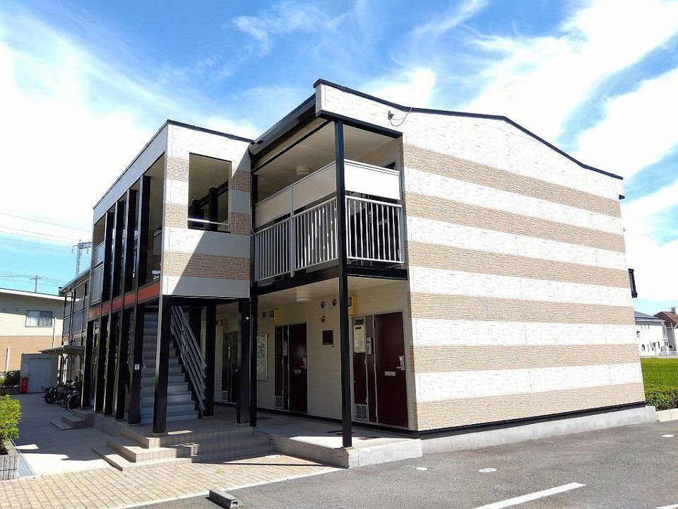 レオパレス中久の外観画像