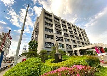 近くに川越市役所あり