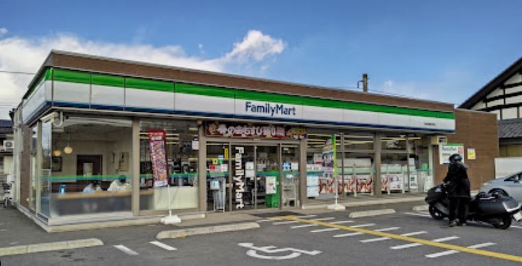 近くに施設あり
