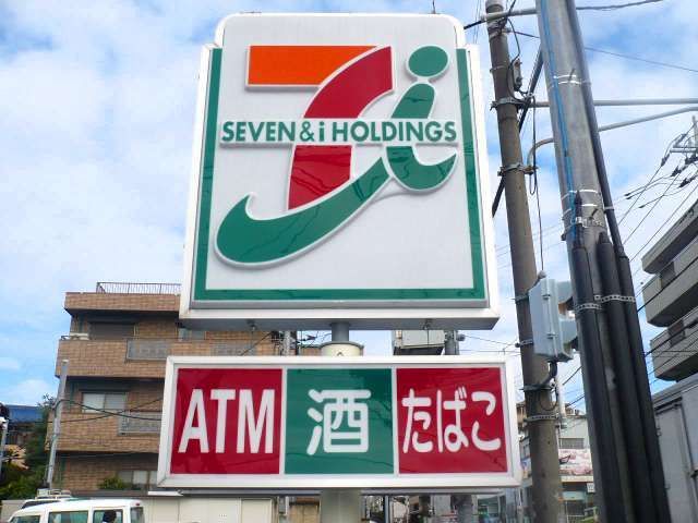 近くにセブンイレブンまで190m、徒歩2分です。あり