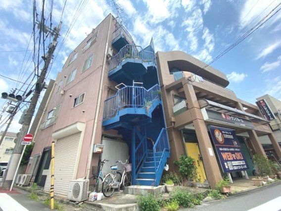 市川ホームズの外観画像