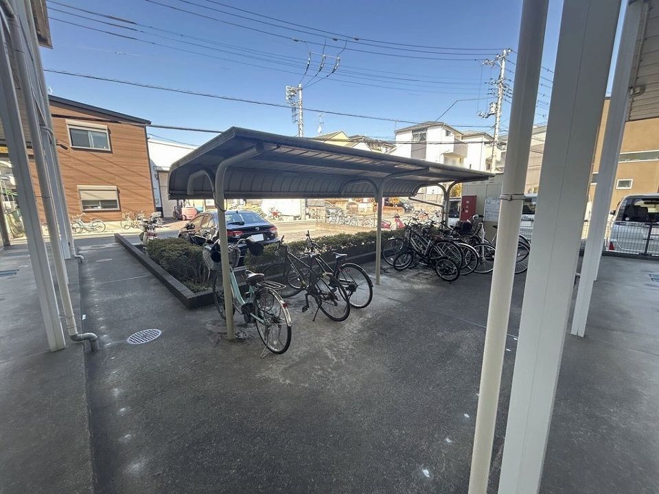 近くに施設あり