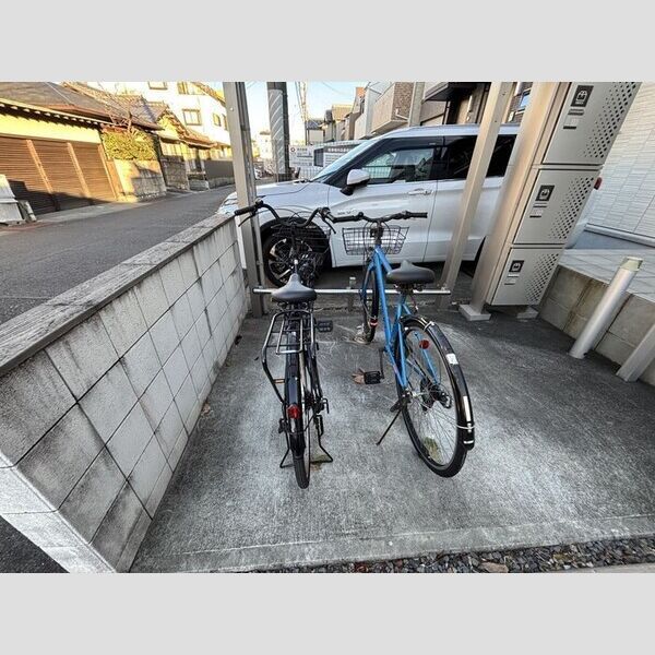 近くに施設あり