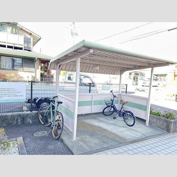近くに施設あり