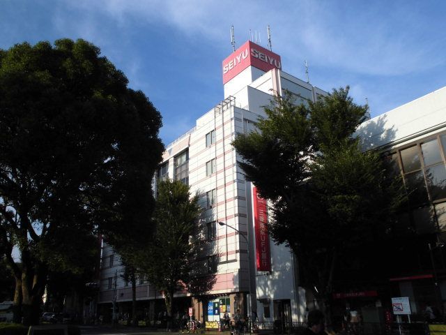 近くに物件から約720m(徒歩約9分)あり