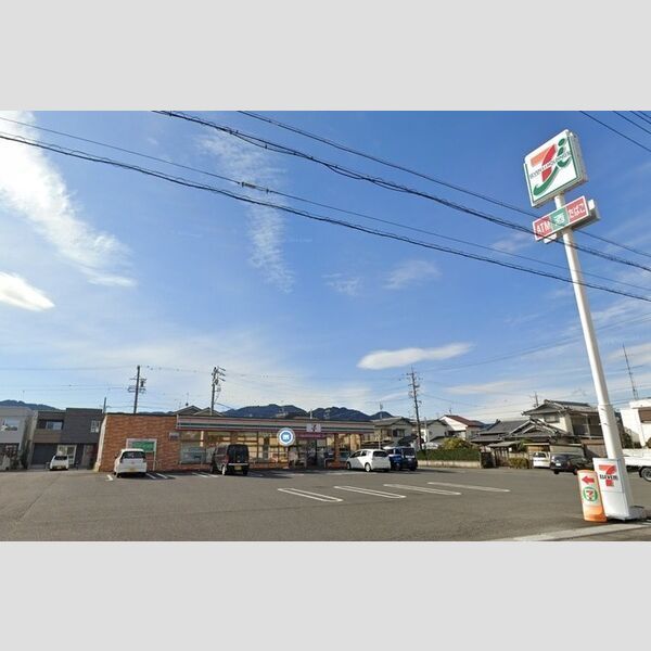 近くにセブンイレブン下川原5丁目店 158mあり