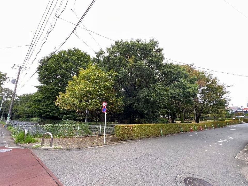 近くに施設あり