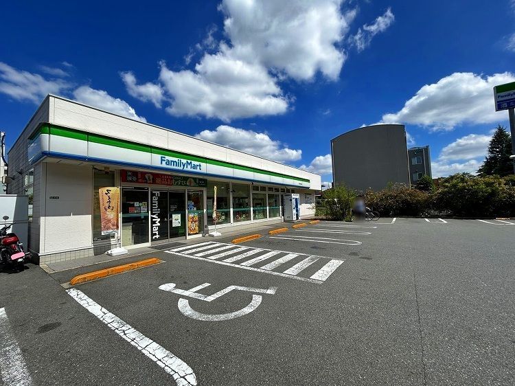 近くに施設あり