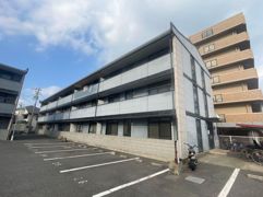 レオパレス中井町3の外観画像