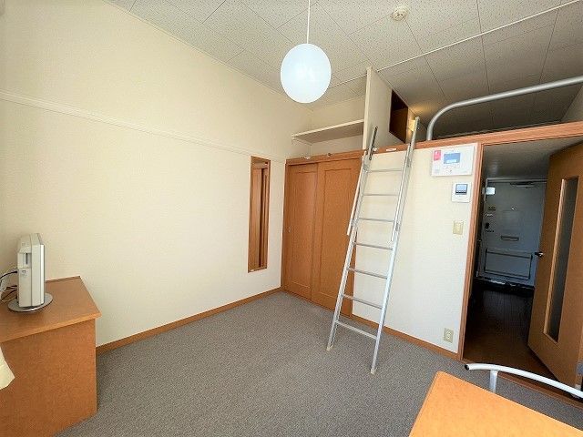 ベッドルーム