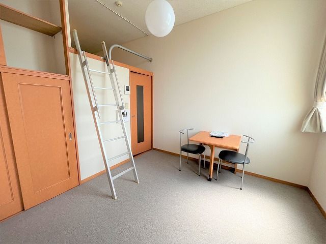 ベッドルーム