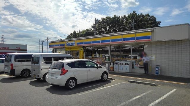近くのミニストップ東松山上野本店まで460m(徒歩6分)