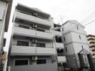 ﾌﾟﾚｽﾃｰｼﾞﾌｼﾞ久米田壱番館の外観