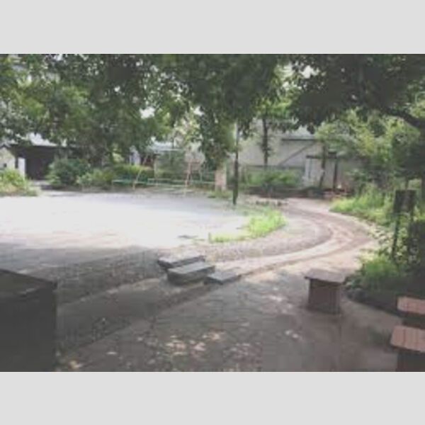 近くに【公園】中落合公園まで1095mあり