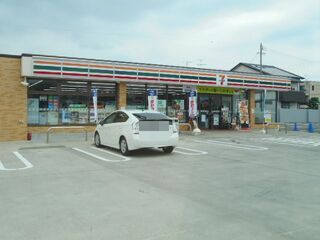 近くのセブンイレブン静岡登呂SS店まで600m(徒歩8分)
