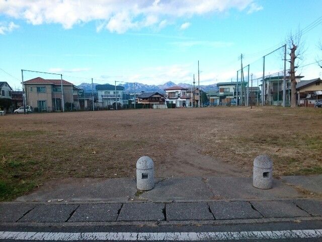近くの八幡公園緑地まで450m（徒歩6分）