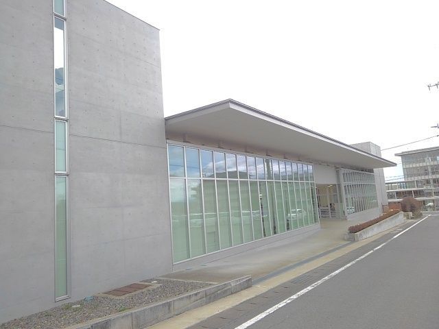 近くの箕郷いずみこども園まで600m(徒歩8分)