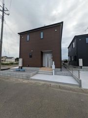 グランソフィア上新郷ヴィレッジ Fの外観画像
