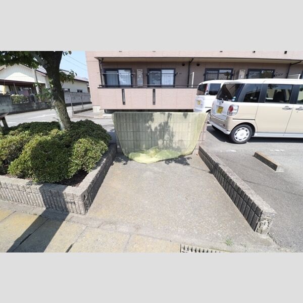 近くに敷地内ゴミ置き場あり