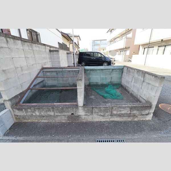 近くに敷地内ゴミ置き場あり