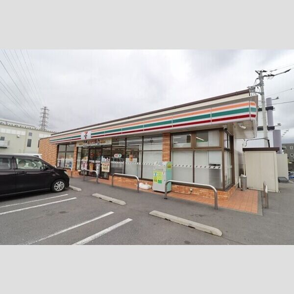 近くにセブンイレブン前橋天川大島店(421m)あり