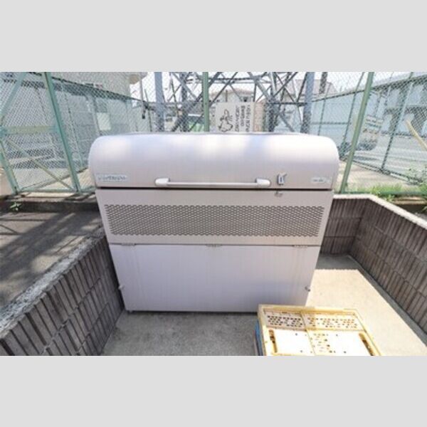 近くにゴミ置場あり