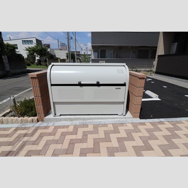 近くにゴミストッカーあり