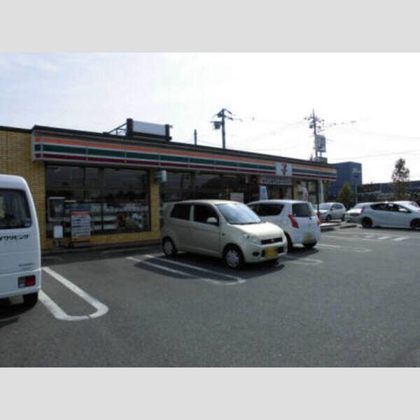 近くにセブンイレブン前橋天川大島店あり