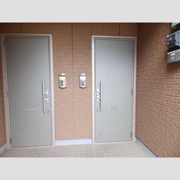 近くに玄関あり