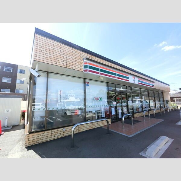 近くにセブンイレブン前橋小相木町店あり