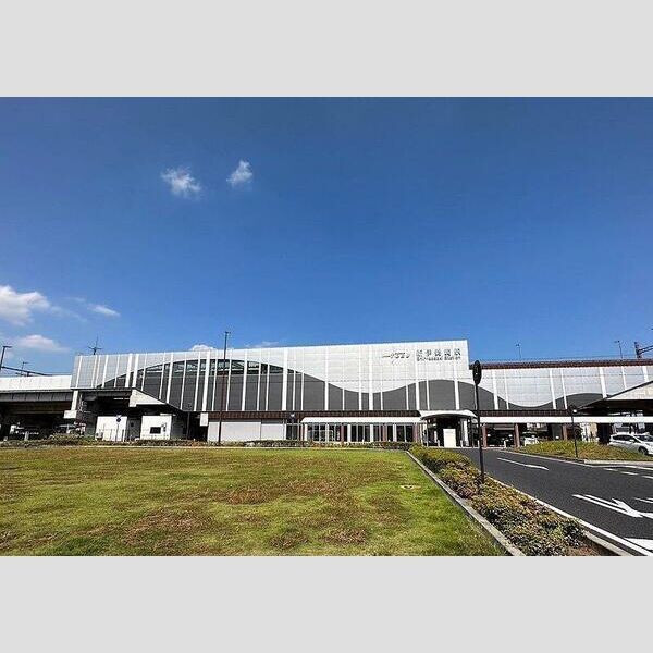 近くに新伊勢崎駅(1,420m)あり