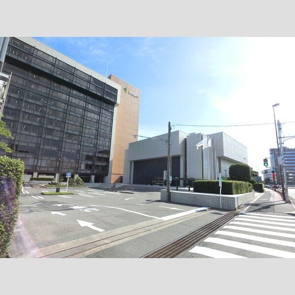 近くに群馬銀行本店営業部あり