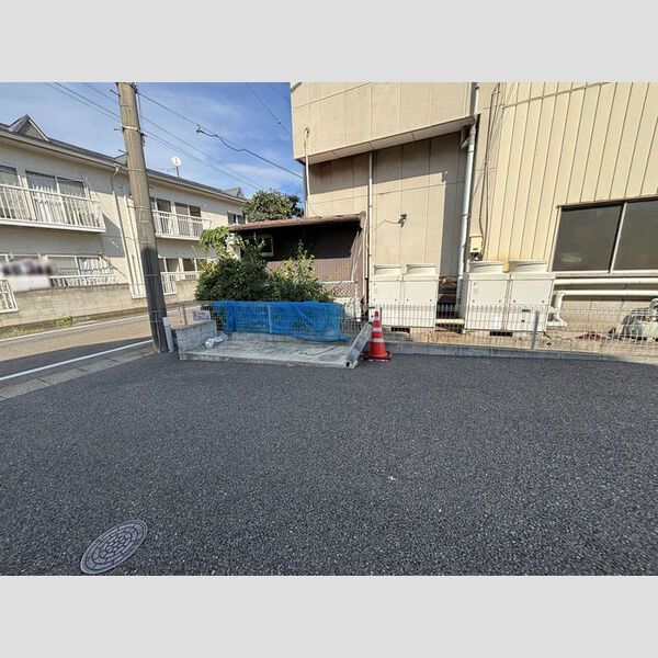 近くにゴミ置き場あり