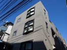 ラ・フォンテーヌ泉の外観