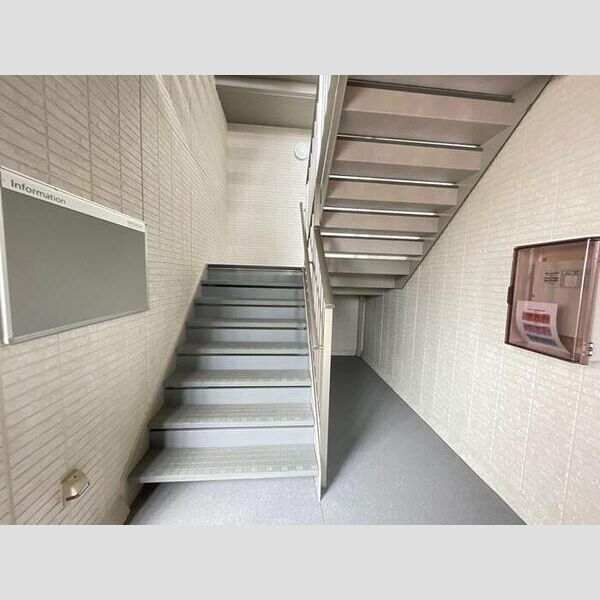 近くにロビーあり