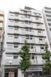 ホワイトフロントの外観