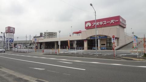 近くに約50m 徒歩1分あり