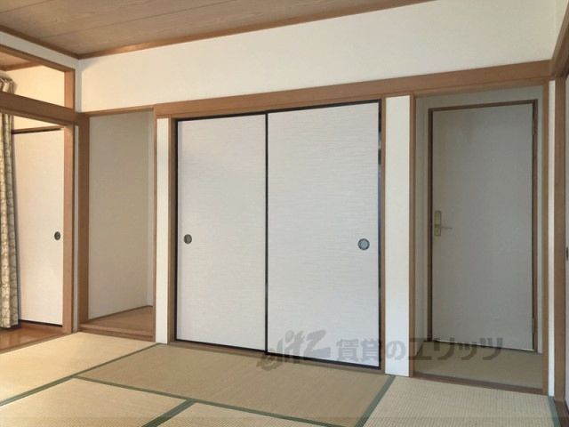 ベッドルーム