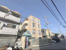 シャルルあやめ池の外観