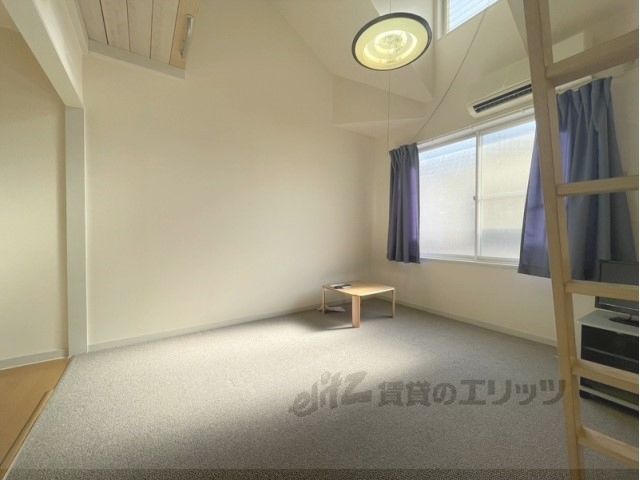 ベッドルーム
