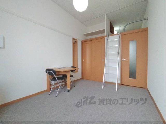 ベッドルーム