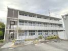 レオパレスEAST FIELD精華の外観