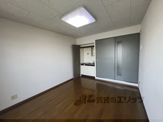ベッドルーム