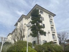 近鉄東生駒ガーデンハイツK号棟の外観画像