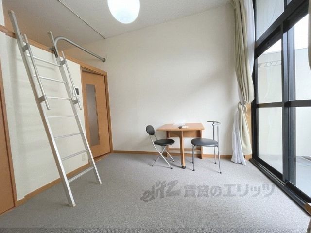 ベッドルーム