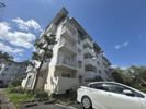 奈良青山一丁目団地05号棟の外観