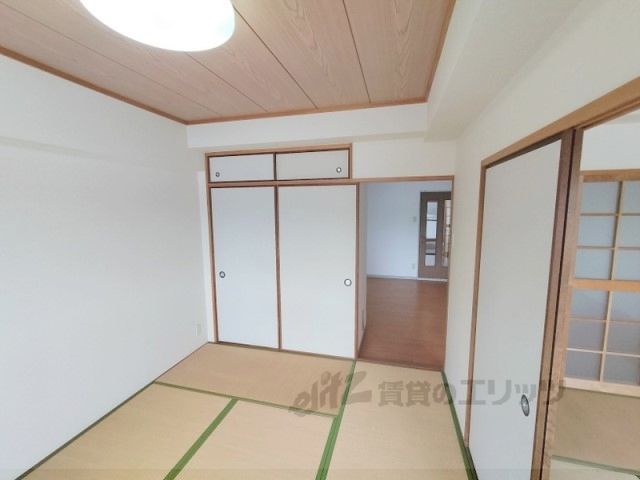 ベッドルーム
