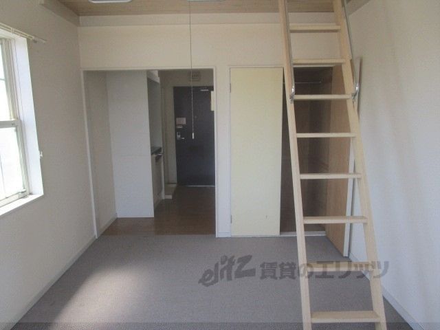 ベッドルーム