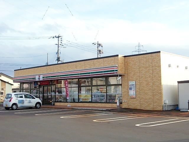 近くのセブンイレブン 横手三ノ口店まで150m(徒歩2分)