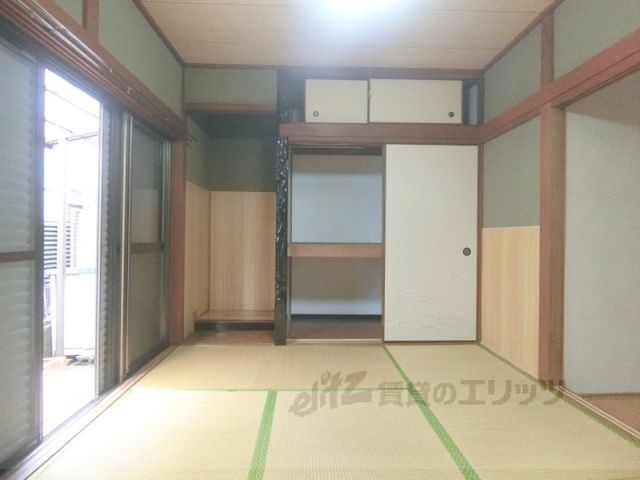 ベッドルーム